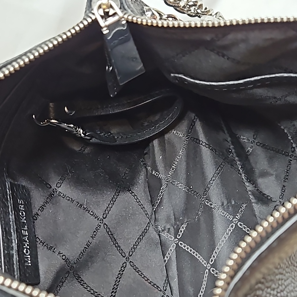 Michael Kors Lillie Messenger Bag Black with Silver Hardware - Picture 12 of 17